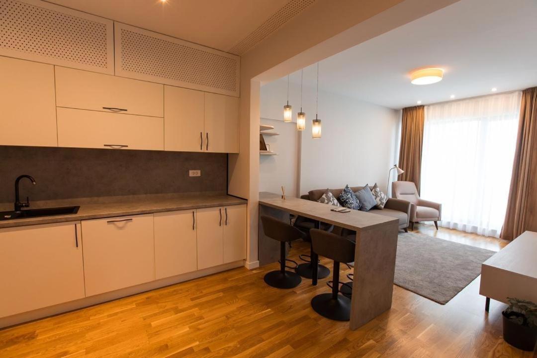 Escapism - Premium 1Br Apartment With Parking Букурещ Екстериор снимка