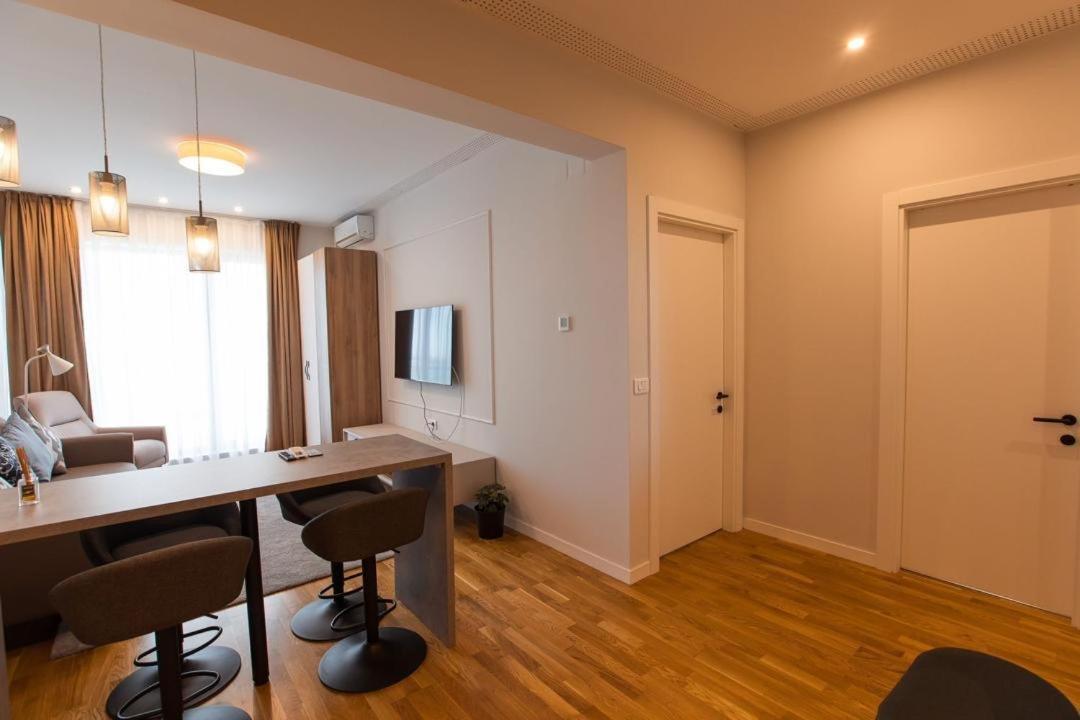 Escapism - Premium 1Br Apartment With Parking Букурещ Екстериор снимка