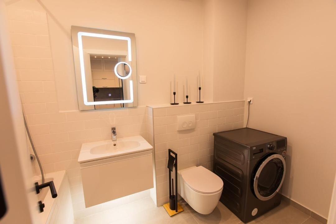 Escapism - Premium 1Br Apartment With Parking Букурещ Екстериор снимка