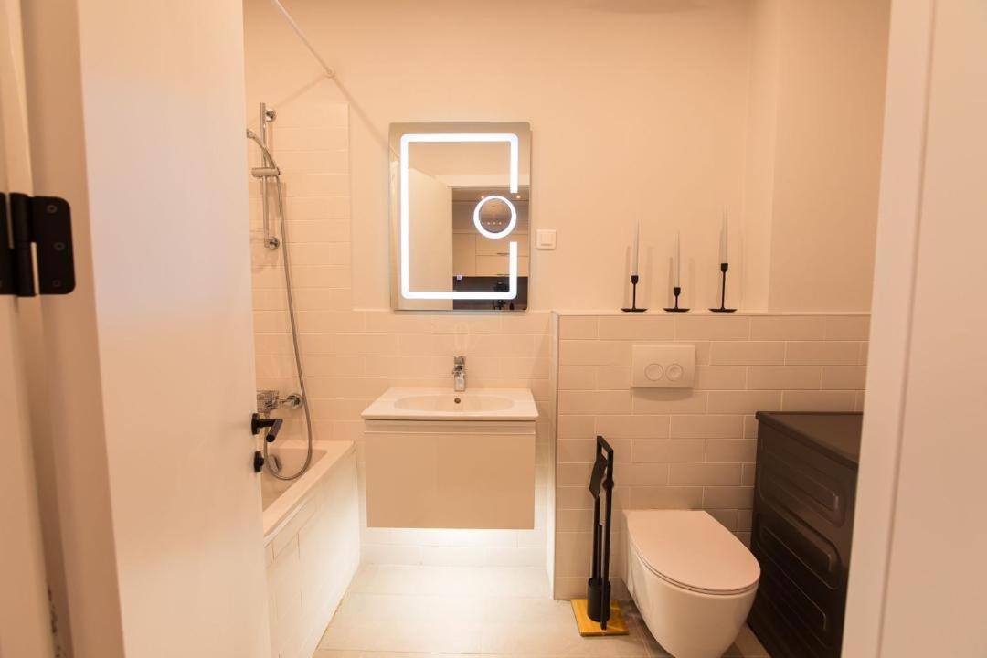 Escapism - Premium 1Br Apartment With Parking Букурещ Екстериор снимка