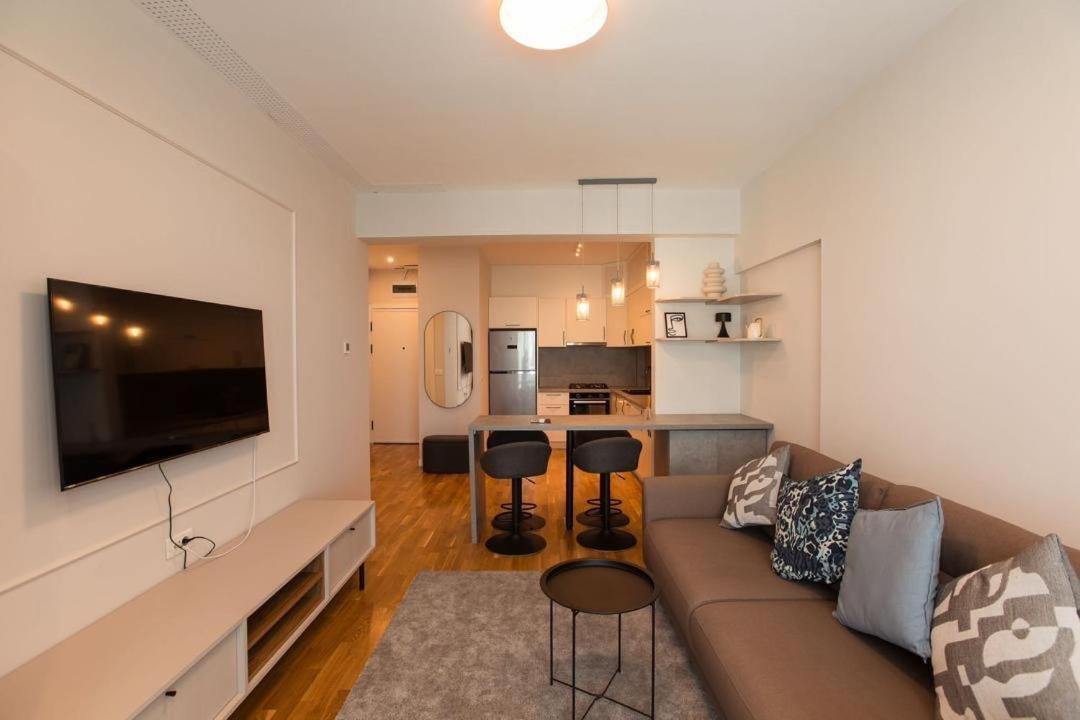 Escapism - Premium 1Br Apartment With Parking Букурещ Екстериор снимка